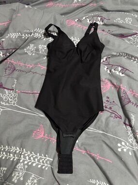 Knix size small body suit